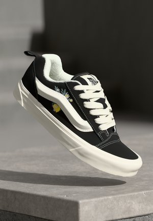 KNU SKOOL UNISEX - Chaussures de skate - black