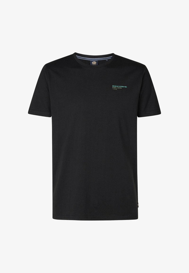 Fekete pamut póló rövid ujjakkal, kerek nyakkal, bal mellen kis türkiz szöveggel és alul logócímkével.