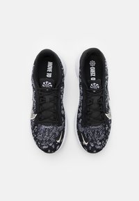 Nike Performance W NIKE SUPERREP GO 3 FLYKNIT - Sapatilha de treino - black/metallic silver/white