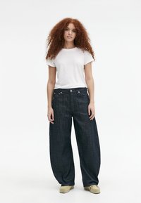 BDG Urban Outfitters RIYA - Jeans relaxed fit - rinse