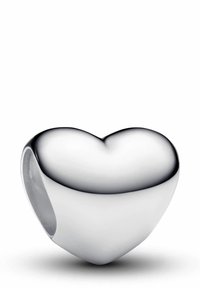 Perla a forma di cuore in argento con superficie lucida e liscia e centro cavo, caratterizzata da bordi arrotondati e finitura lucida.