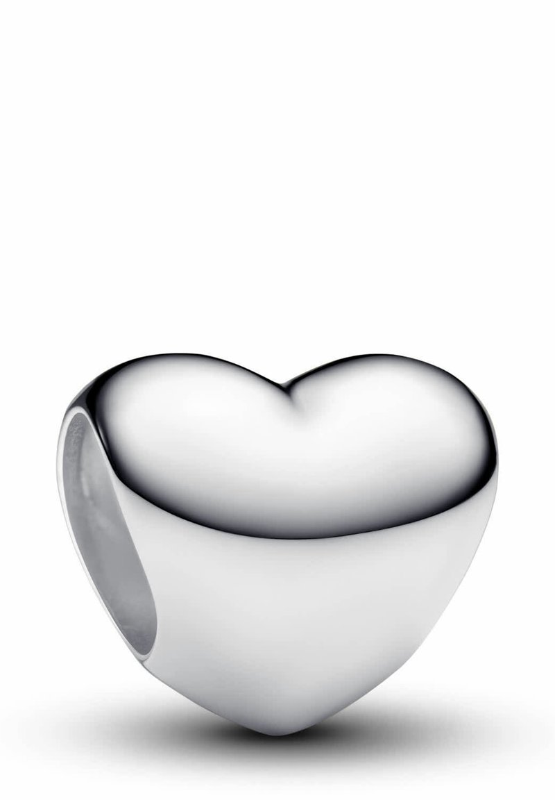 Perla a forma di cuore in argento con superficie lucida e liscia e centro cavo, caratterizzata da bordi arrotondati e finitura lucida.