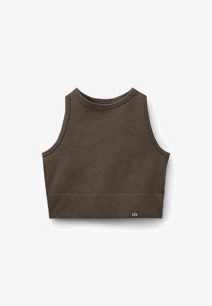 Dunkelbraunes ärmelloses, kurz geschnittenes Tanktop mit rundem Ausschnitt und kleinem "clz"-Etikett am unteren Saum.