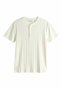 Biała, żeberkowana koszulka z krótkim rękawem, okrągłym dekoltem i zapięciem na trzy guziki. Materiał wydaje się być miękki i lekki, z subtelną teksturą.