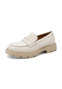 Mocassino in pelle crema con tomaia texturizzata, un accento rettangolare e una suola in gomma beige chunky. Presenta delicati pattern logo sulla punta.