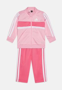 Επιλέχθηκε, true pink/white/pink fusion