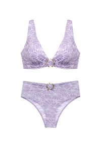 Violet bikini komplektas su gėlių raštu, V formos viršus su apvaliu akcentu ir derančiais aukštai priglundančiais apatiniais. Lygus tekstūra.