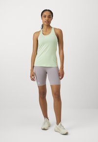 Under Armour HEATGEAR ARMOUR RACER - Top - retro green