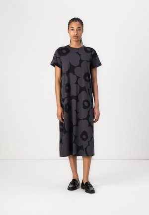 PISTEINEN UNIKKO DRESS - Jersey dress - black/dark grey