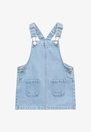 Robe salopette en denim bleu clair avec bretelles réglables, deux poches avant et boutons-pression métalliques argentés sur les côtés et les bretelles.