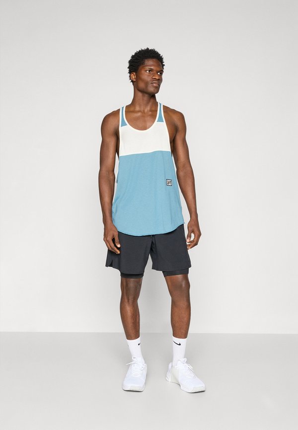 TANK HERITAGE - Top4