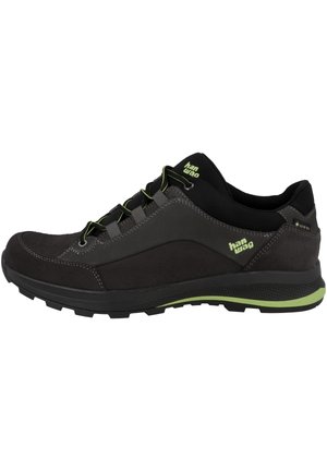 BANKS - Hiking shoes - asphalt/yellow