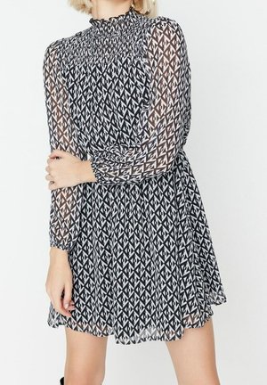 Trendyol Robe de jour - black