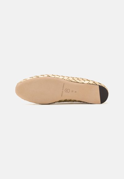Loeffler Randall LEONIE SOFT BALLET FLAT - Balerínky s remienkom okolo členku - gold