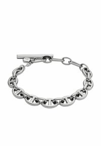 Pulsera de cadena de plata con grandes eslabones ovalados, que cuenta con un cierre de palanca. Metal liso y pulido con un acabado uniforme y un diseño minimalista.