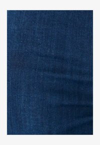Sélectionné, Dark Denim
