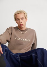 Carhartt WIP Sudadera - branch/rattan