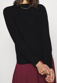 s.Oliver Strickpullover - black