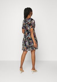 Vero Moda Petite VMKAYA V NECK SHORT DRESS - Vestido de dia - black
