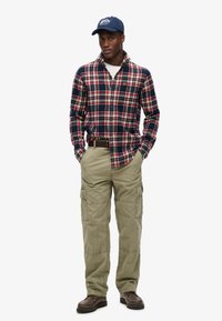 Superdry & Co Cargobroek - olive khaki
