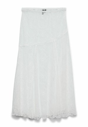 Jupe midi en dentelle blanche avec ourlet festonné et couture asymétrique, présentant un motif floral subtil et une superposition transparente.