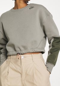 Nike Sportswear Sweatshirt - khaki