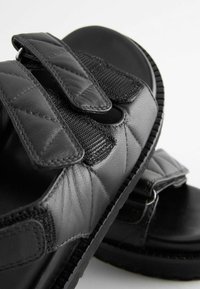 Next Vandringssandaler - black