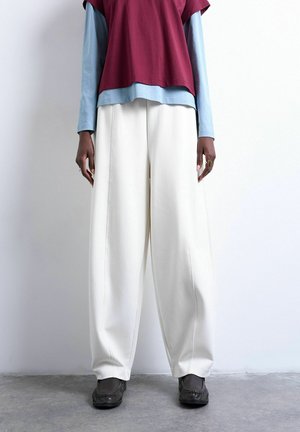 JOGGING TSJILLS - Bukser - ecru