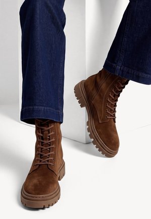 Tamaris, TAMARIS DAMEN STIEFELETTEN SCHUHE SCHNÜRBOOTS - Bottines à plateau - cognac