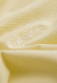 Ombre Pikeepaita - pale yellow