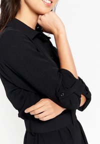LolaLiza Vestido camisero - black
