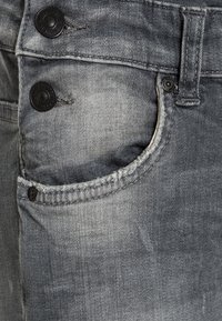 LTB CARMIN - Latzhose - usiel wash