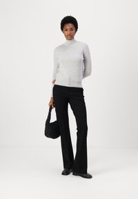 pure cashmere SIMPLE HIGH NECK SWEATER - Vesta - grey