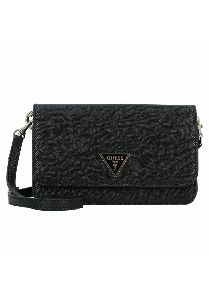 Černá texturovaná syntetická kožená kabelka s překlopným designem, se středovým kovovým trojúhelníkovým logem a odnímatelným popruhem.