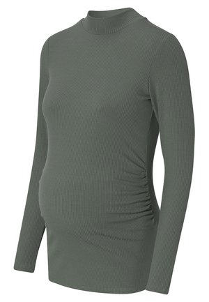 Langærmet, ribbet, olivengrøn graviditetsbluse med siderynker og høj hals, designet til at passe en gravid silhuet.