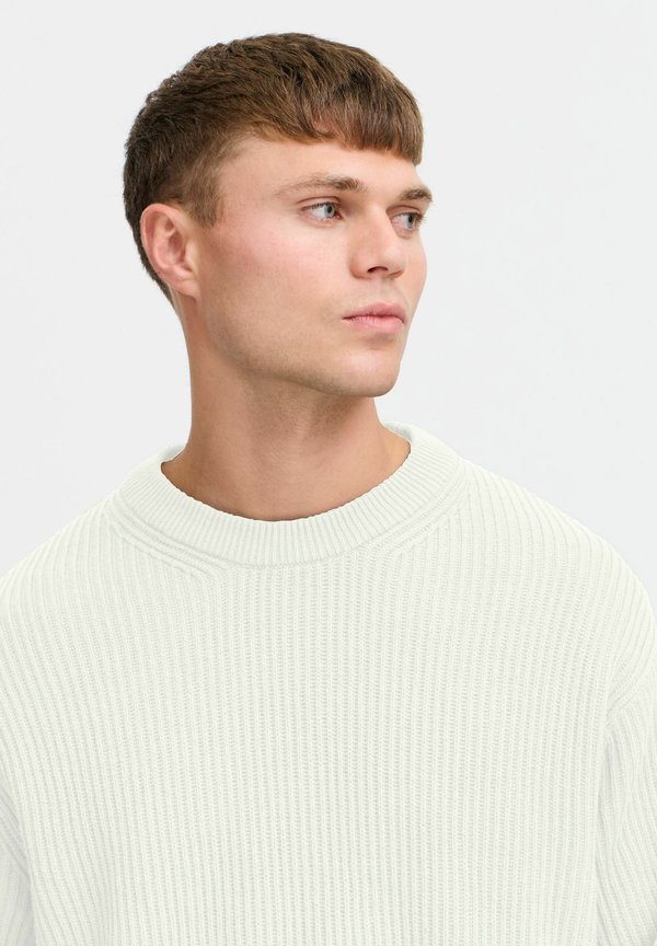 SDGIA - Jumper - pristine2