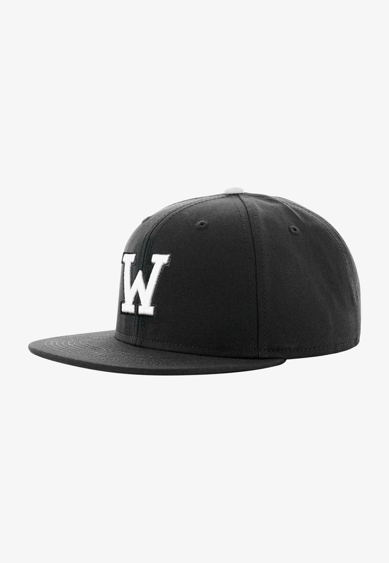Black fitted cap with a flat brim, featuring a white embroidered "W" logo on the front. Made from fabric with a smooth texture.