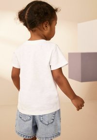 Next SHORT SLEEVE REGULAR FIT - Triko s potiskem - white pink cat
