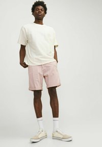 Jack & Jones JPSTBOWIE SOLID MID - Short - violet ice