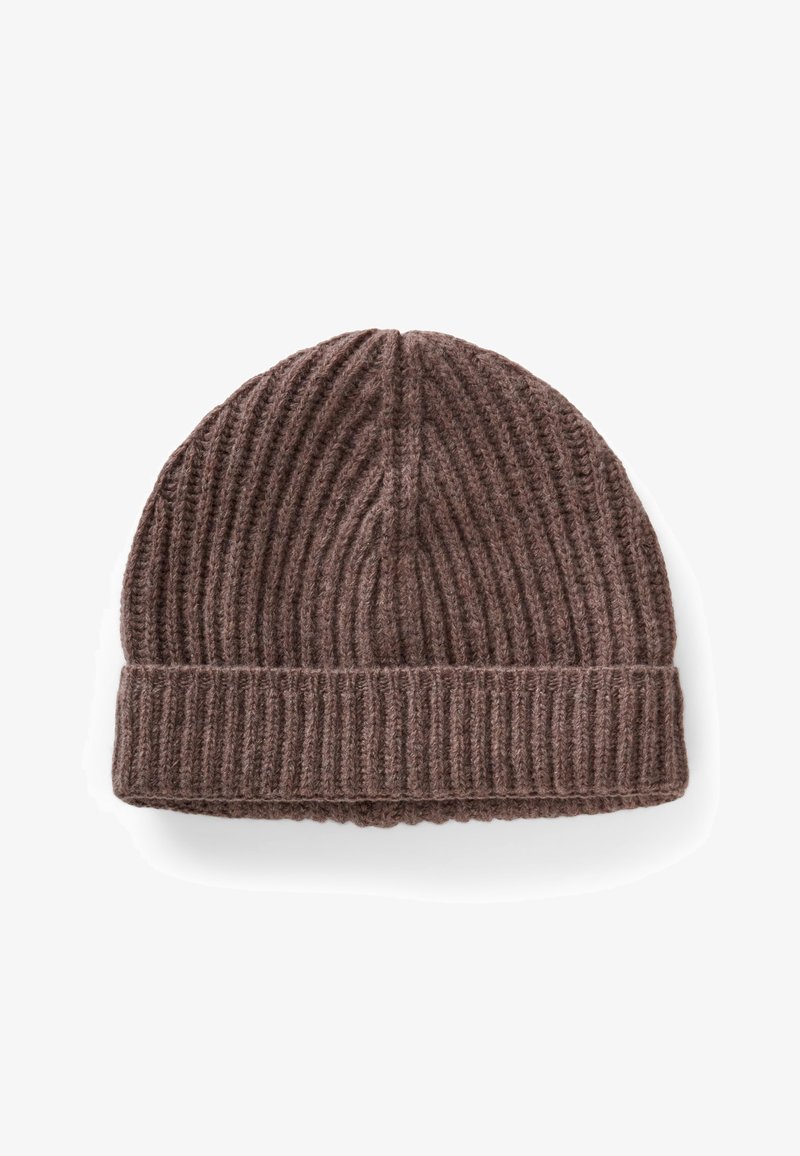 Cappello di maglia a coste marrone con risvolto. Realizzato in materiale morbido con una finitura testurizzata, presenta linee verticali in tutto il suo design.
