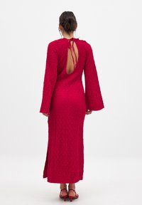NA-KD STRUCTURED OPEN BACK - Maxikleid - red