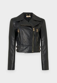 Μαύρο κοντό δερμάτινο μπουφάν με ασύμμετρους χρυσούς φερμουάρ, δύο τσέπες με φερμουάρ, φαρδύ γιακά και ρυθμιζόμενα πλαϊνά λουριά με πόρπες.