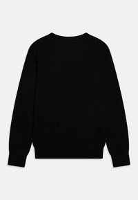 Svart långärmad tröja med rund hals och ribbade ärmslut och nederkant visas bakifrån mot en vit bakgrund.