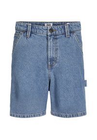 Shorts in denim azzurro chiaro con un design classico, dotati di chiusura a bottone, passanti per cintura, tasche frontali e una texture leggermente scolorita.