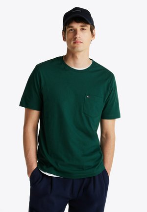 ESSENTIAL SOLID POCKET TEE - T-Shirt basic - ornamental green