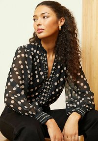 Love & Roses V NECK PUFF - REGULAR FIT - Blúzka - black polka dot