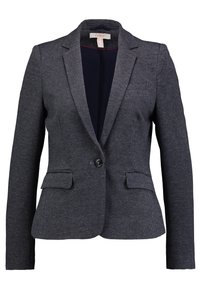 Blazer da donna grigio scuro a quadri, su misura, con chiusura a un bottone, colletto a revers, tasche a pattina e foderato in navy all'interno.