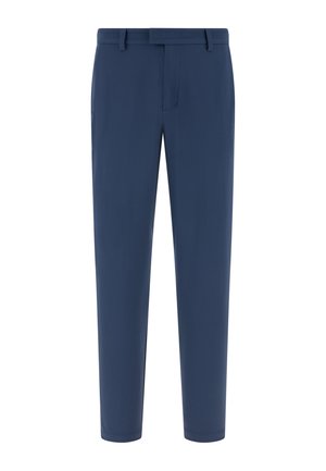 Tmavě modré kalhoty s hladkou texturou, mají přímý střih, zapínání na sponu a boční kapsy; minimalistický design bez vzorů.