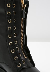 Kennel + Schmenger Botines con cordones - black