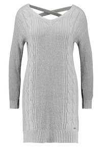 Grå stickad klänning i tröjmodell med V-ringning och korslagd design i ryggen. Har kabelstickad struktur samt mudd längs ärmslut och fåll. Långa ärmar.